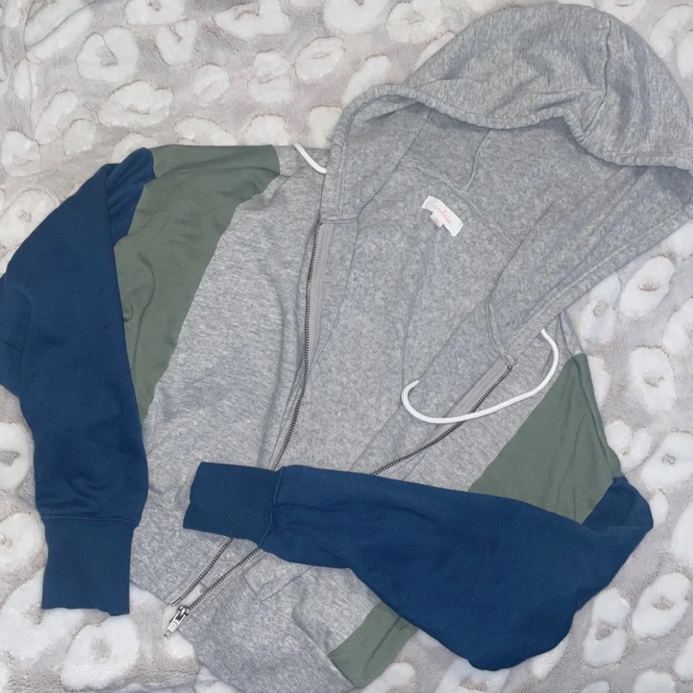 Cropped sweater